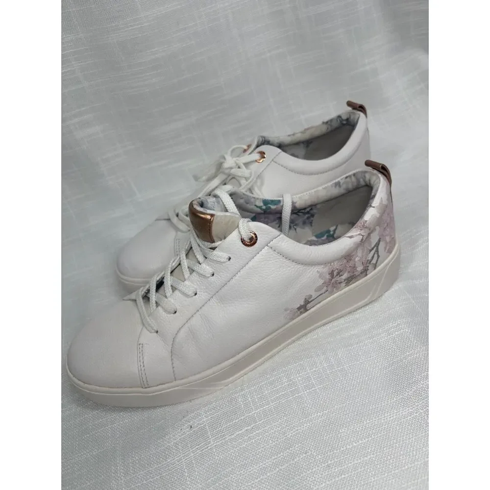 COUGAR BLOOM Leather Tennis Shoe Sneakers Sz 10 Floral Cherry Blossoms White